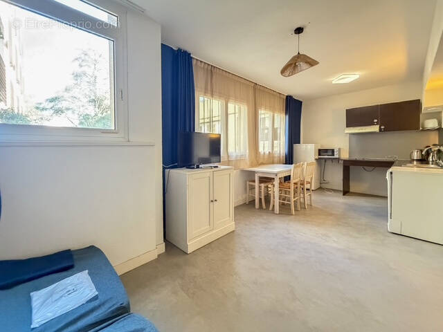 Appartement à LA LONDE-LES-MAURES