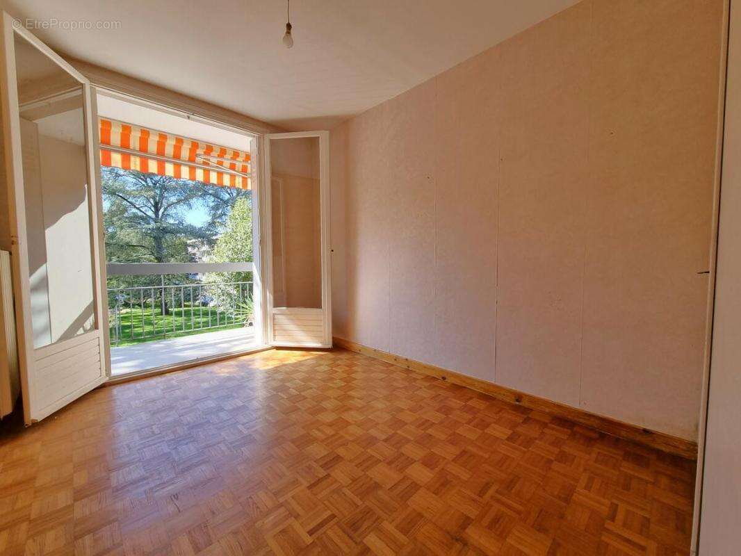 Appartement à DECINES-CHARPIEU