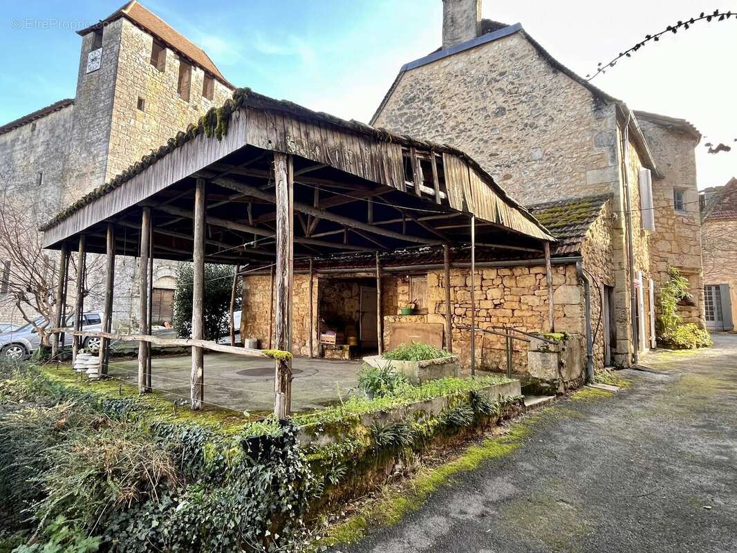 Grande maison de village en pierre - photo 2