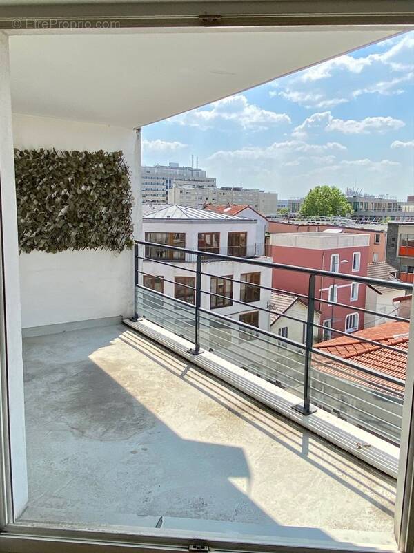 terrasse - séjour - Appartement à MONTREUIL