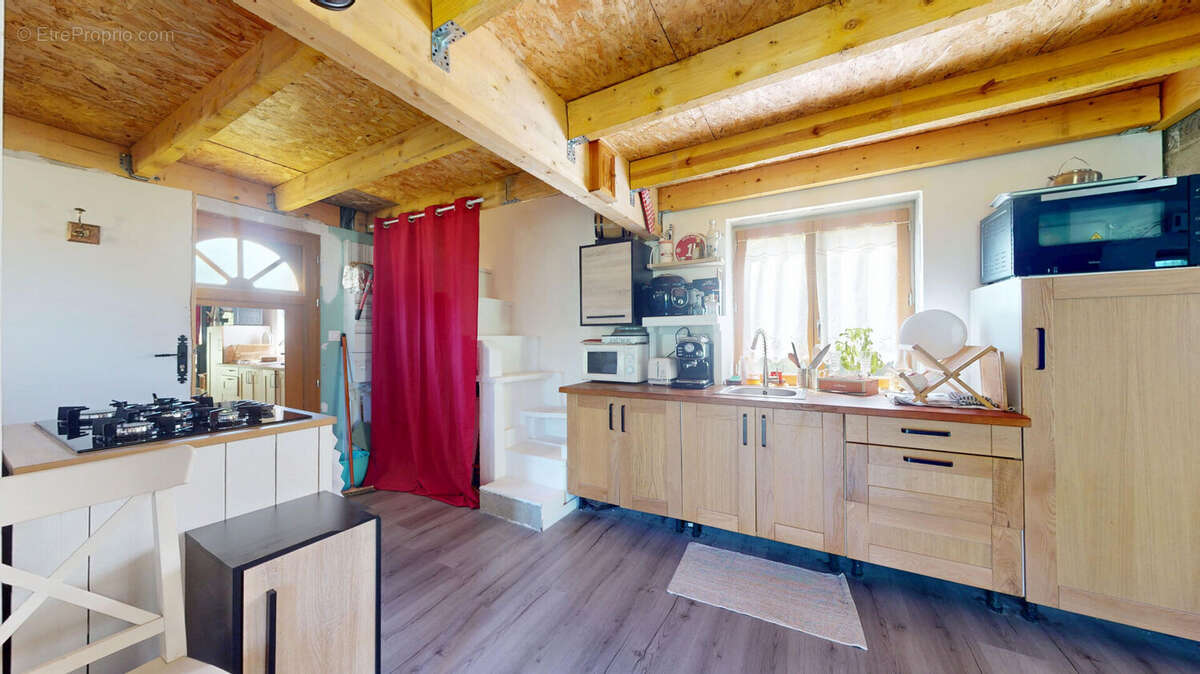 Maison à LA SALLE-EN-BEAUMONT