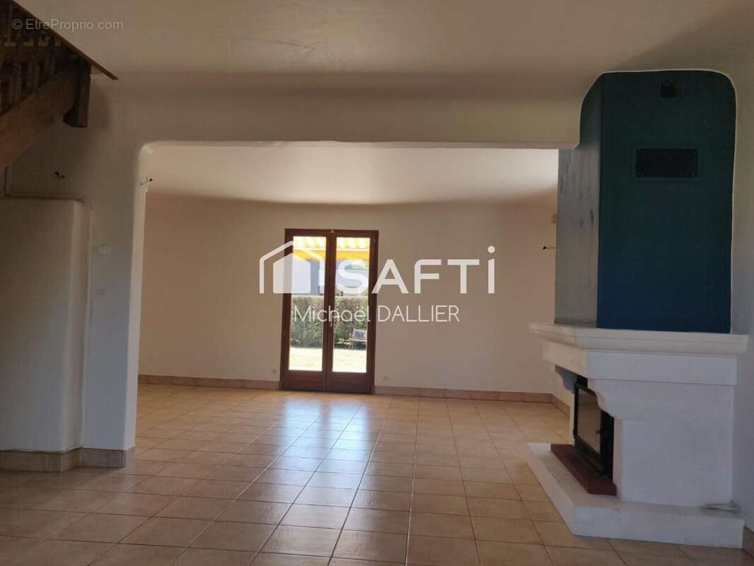 Maison 212 m² à Le Poinconnet  - photo 2