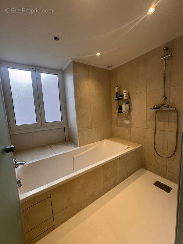 Appartement à LA TURBIE