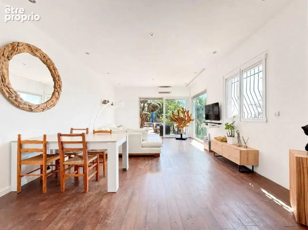 Nice est vinaigrier / villa 5 pièces - 145 m2 / piscine / terrain de 855m2 / garages - photo 5