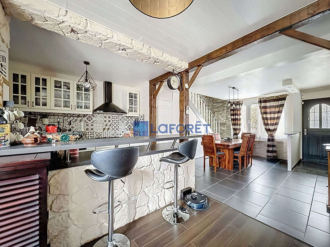 Maison à SAVIGNY-SUR-ORGE