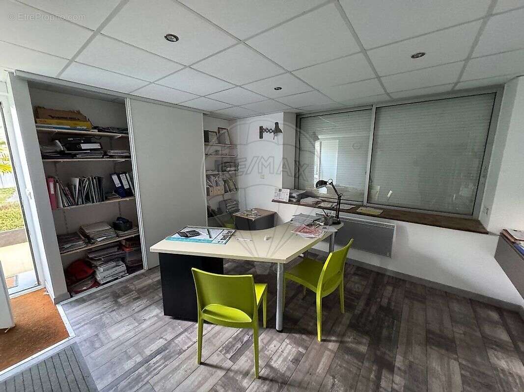 Commerce à SAINT-JULIEN-DE-CONCELLES