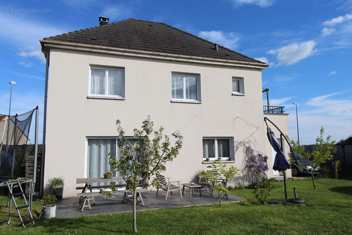 Maison à BERCHERES-SAINT-GERMAIN