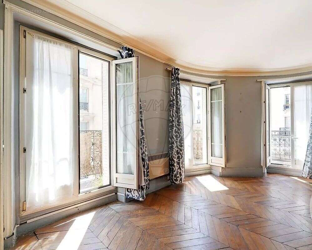 Appartement à PARIS-10E
