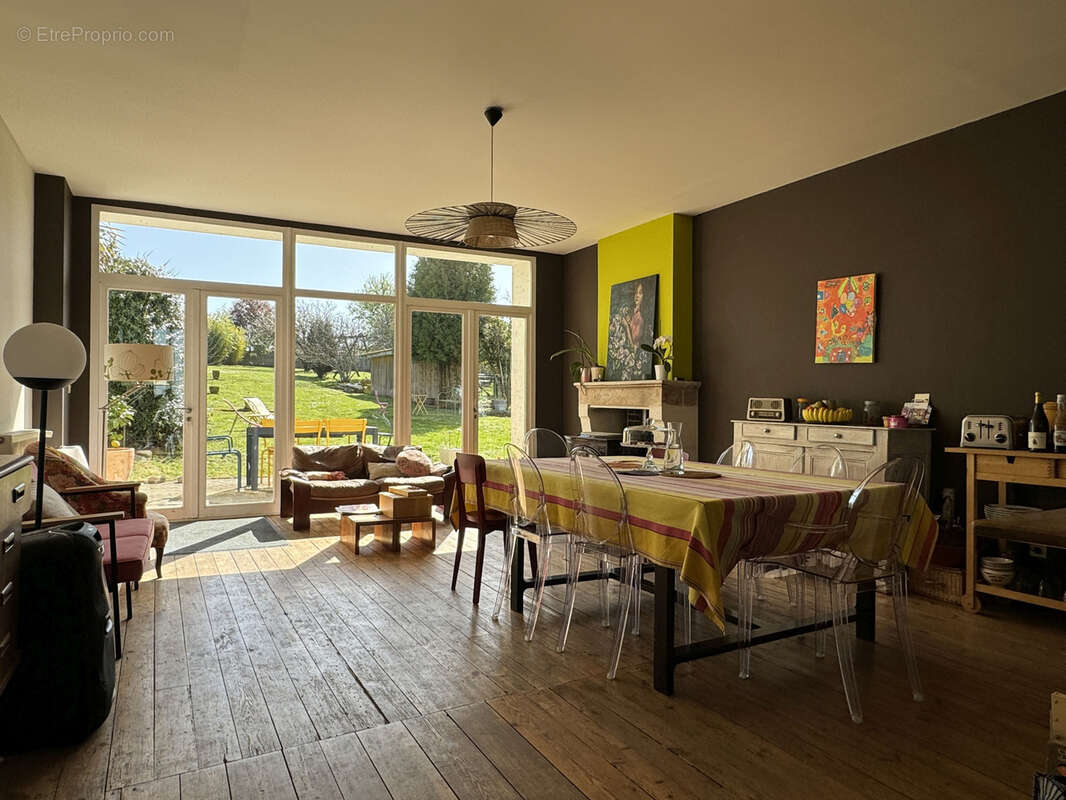 Maison à BARBEZIEUX-SAINT-HILAIRE