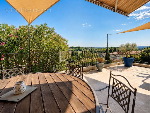 BELLEGARDE   Villa familiale avec vue dégagée, piscine, dépendance T2 et vaste garage - photo 9