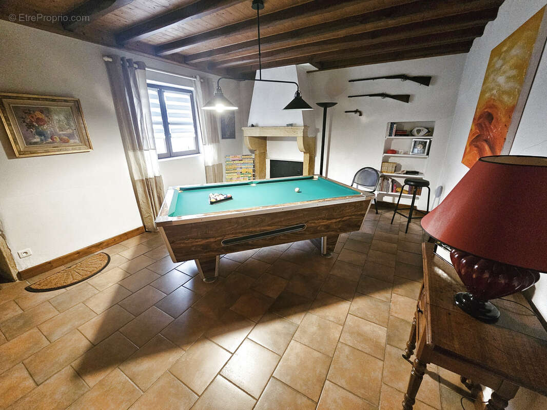 Maison à COMMELLE-VERNAY