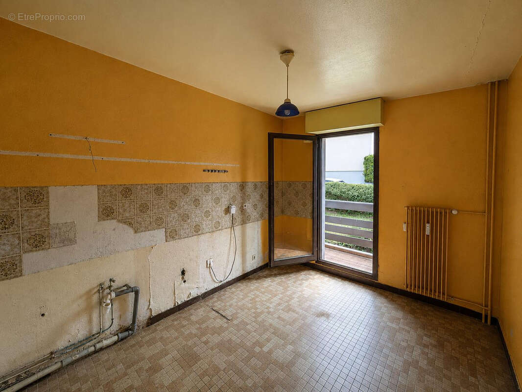 SOULTZ-SOUS-FORÊTS   Appartement 2/3 pièces de 64 m2 à rénover - photo 3