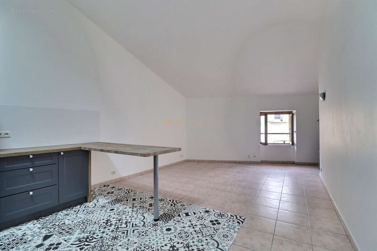 Appartement à SAINT-CHAMAS