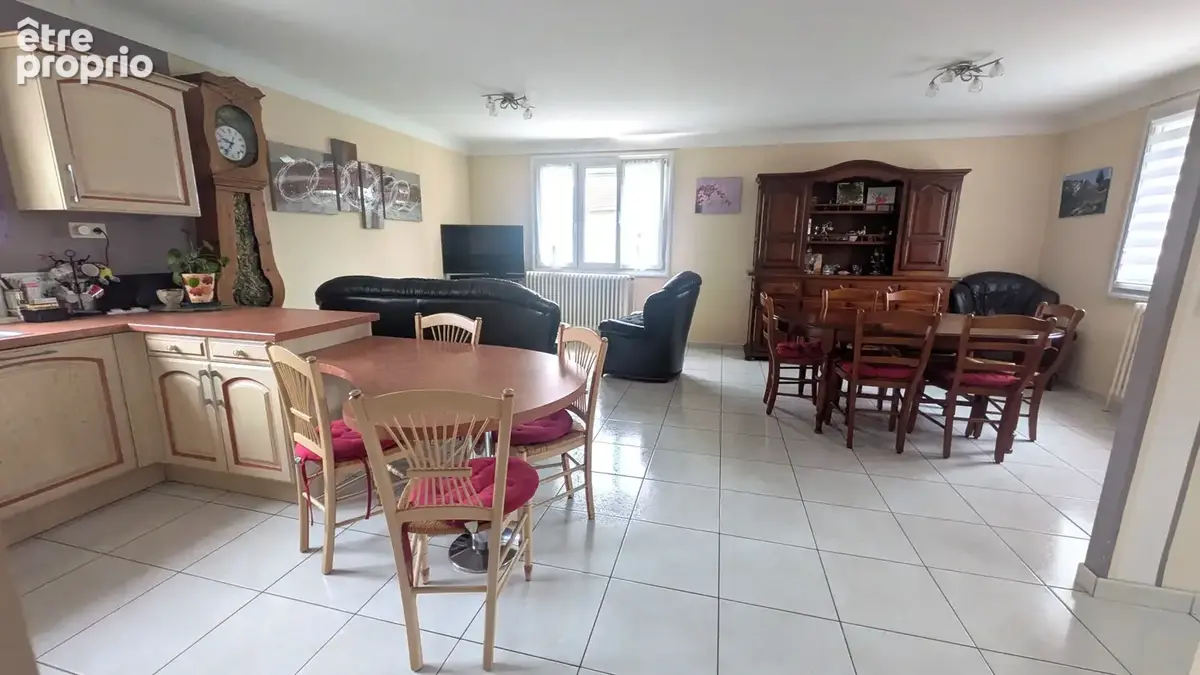 Achat-vente pavillon saint-berthevin type 7  proche centre - photo 3
