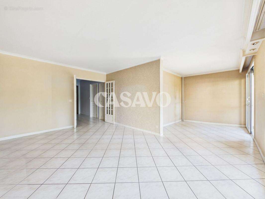 Vente Appartement 4 pièces de 80m² - 38290 La Verpillière - photo 2