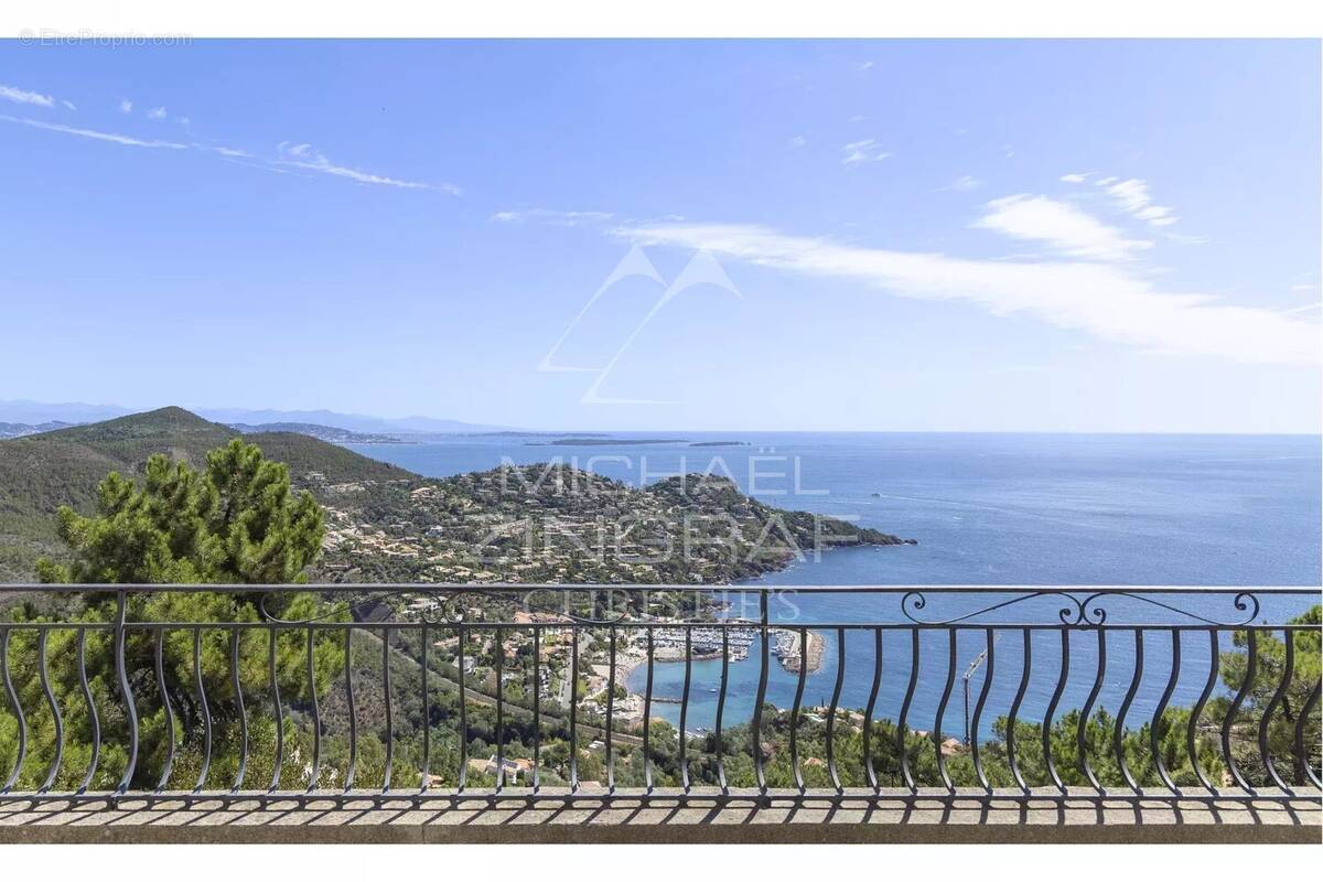 Maison à THEOULE-SUR-MER