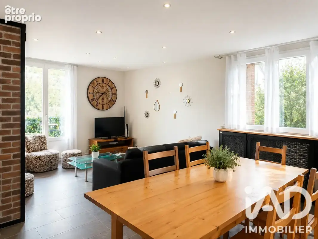 Photo 1 - Appartement à PIERRE-BENITE