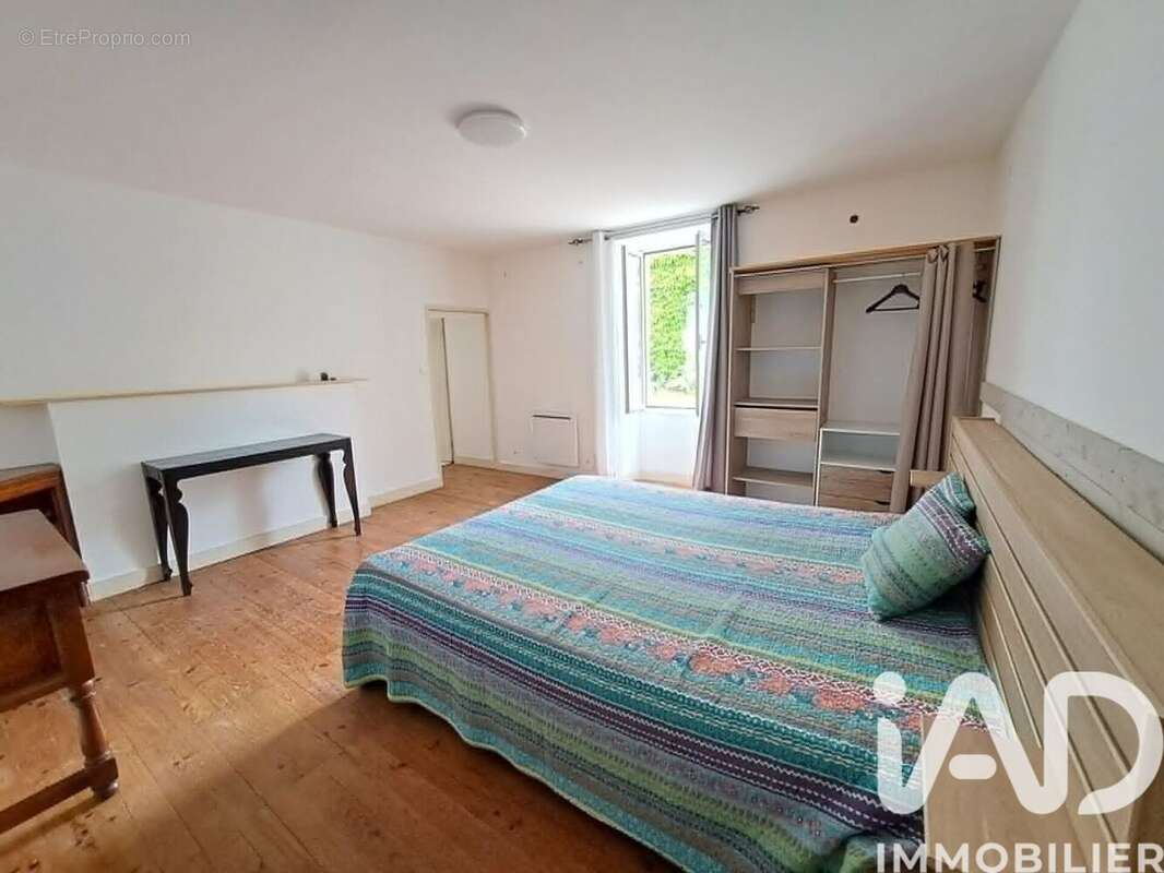 Photo 6 - Maison à CHAILLEVETTE