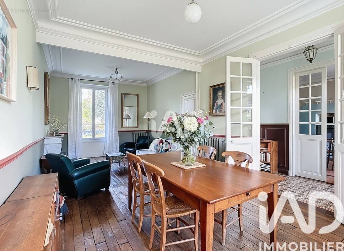 Photo 1 - Maison à SAINT-MAUR-DES-FOSSES