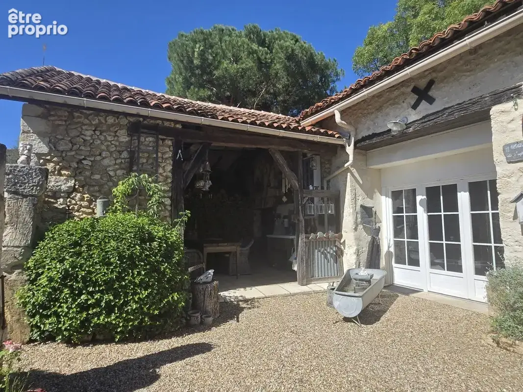 Maison en pierres en harmonie avec son jardin! - photo 23