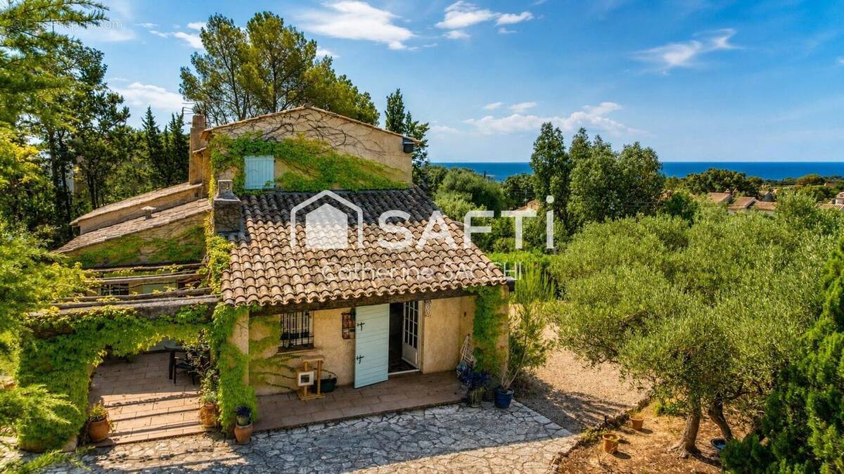 Photo 1 - Maison à SAINT-RAPHAEL