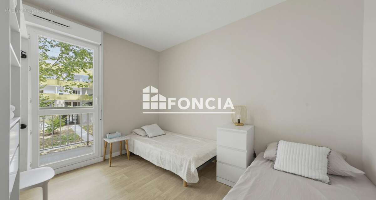 Appartement type 4 renove proche tram b - photo 3