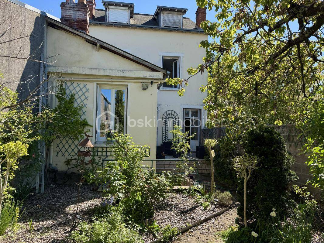 Maison à SAINT-CYR-SUR-LOIRE