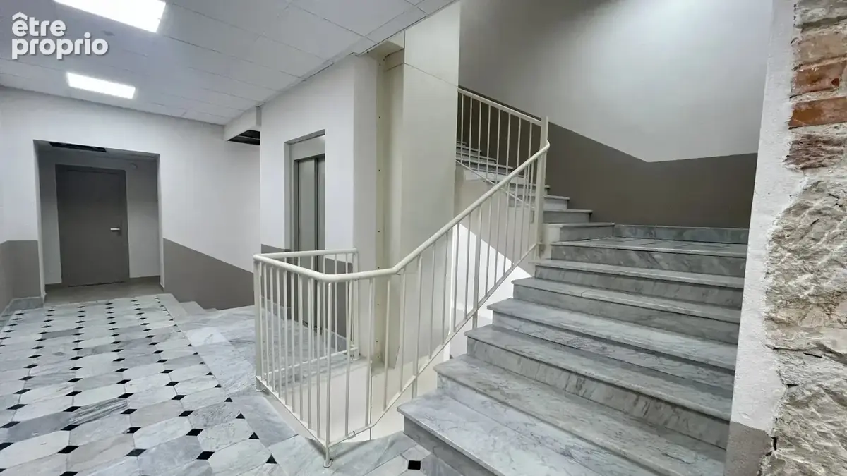 Nice-Centre Ville 2 pièces à usage commercial d'hôtel meublé - photo 13