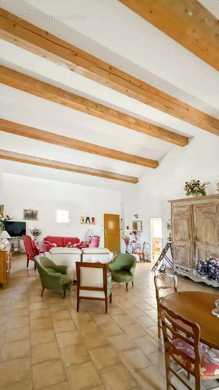 Maison à TAVERNES