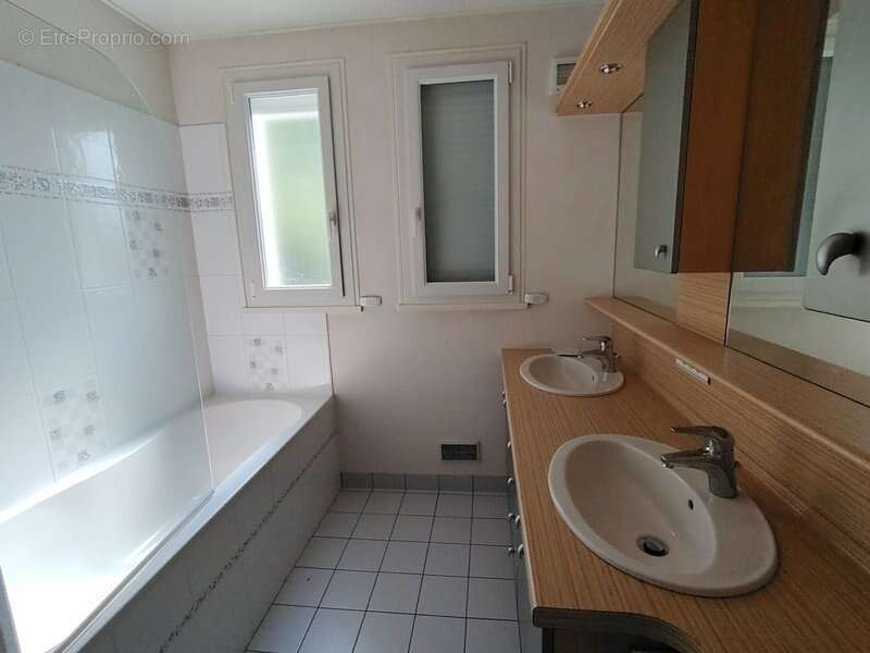 Maison à SAINT-GERMAIN-DU-PLAIN