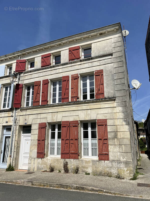 Maison à SAINT-SAVINIEN
