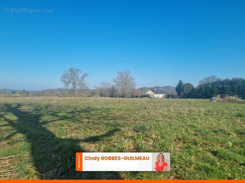 Terrain à FRENES