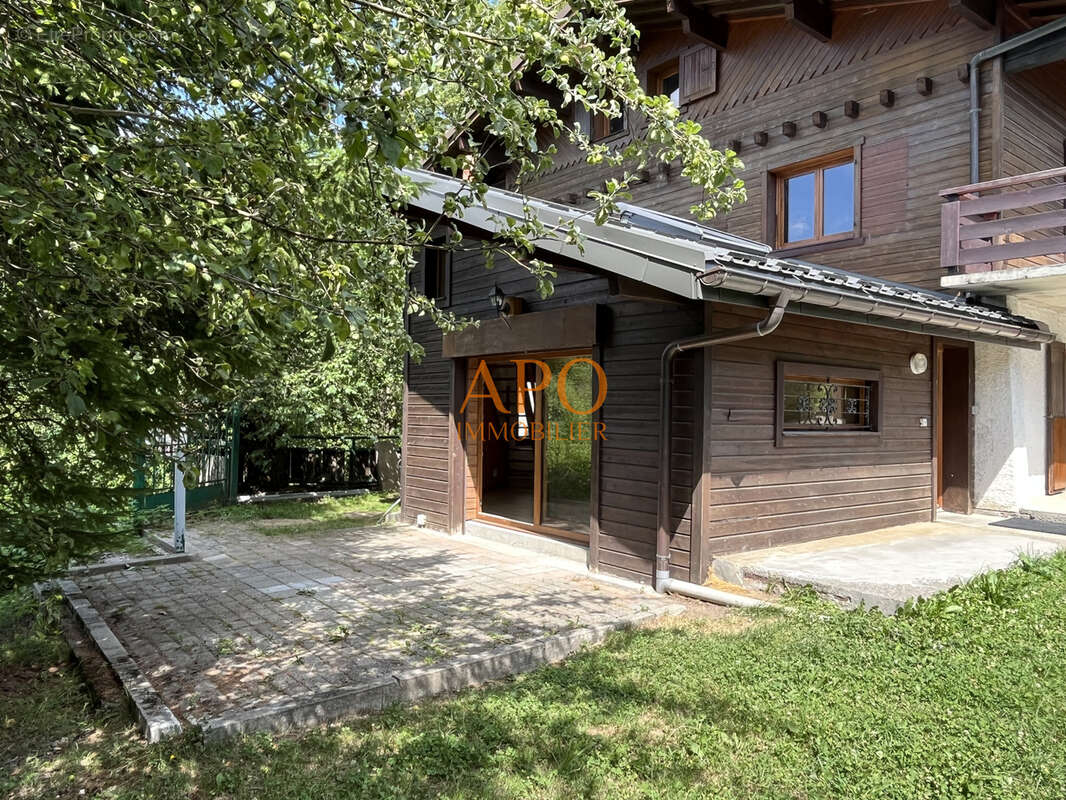 Chalet familial 209 m2 t7 + t2  a 2 pas du centre des carroz - photo 12