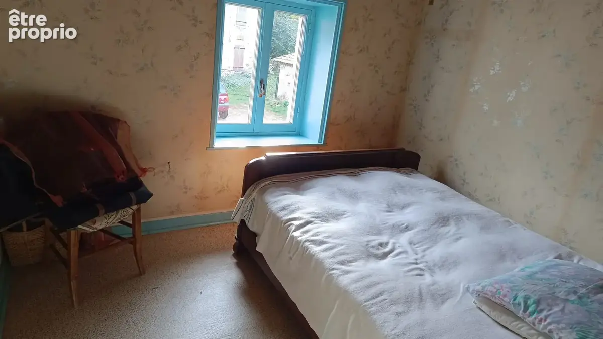 SAINT-CLÉMENT   Charmante maison en pierre avec terrain - photo 8