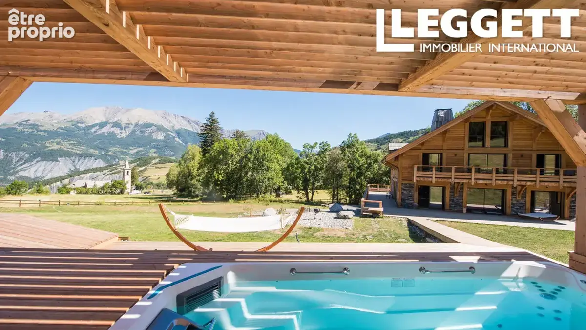 Enchastrayes – Chalet 339 m² avec dépendance et prestations luxe, à 4 km de Barcelonnette - photo 4