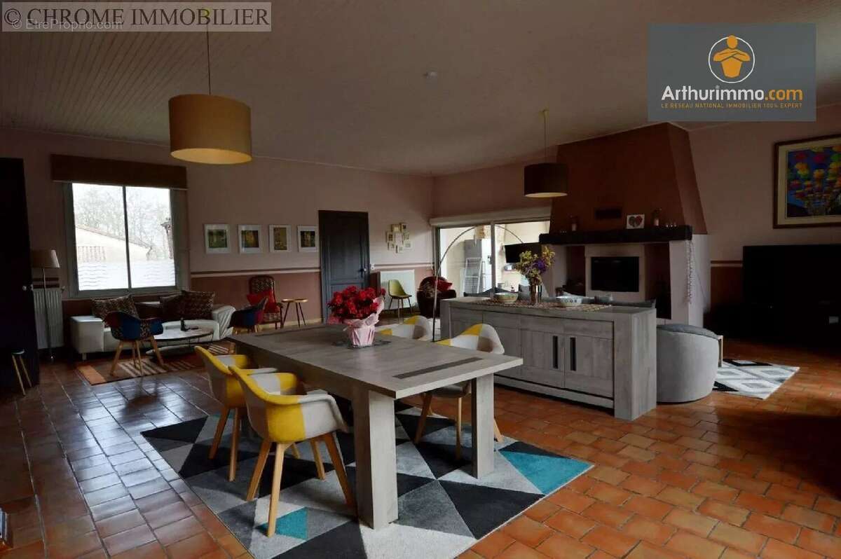 Maison à LE MAS-D'AGENAIS