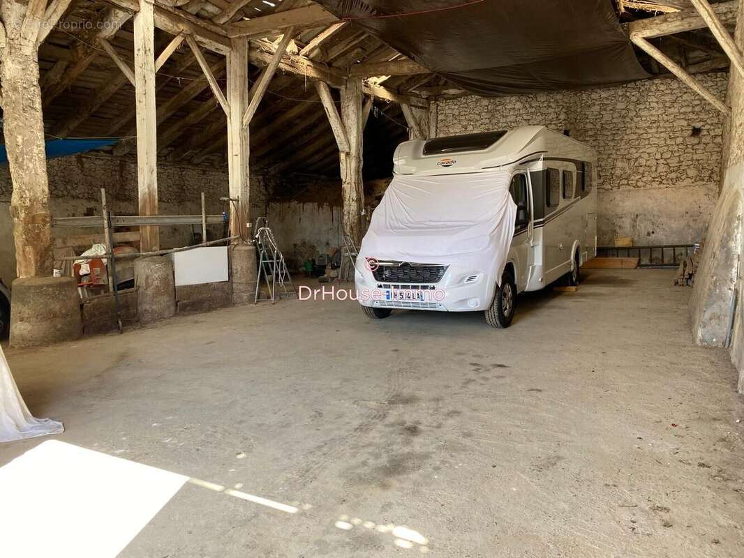 Maison à SAINT-VIVIEN-DE-MONSEGUR