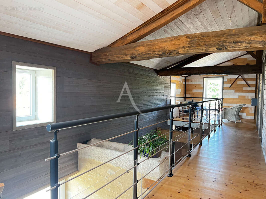 Maison à VOUILLE-LES-MARAIS