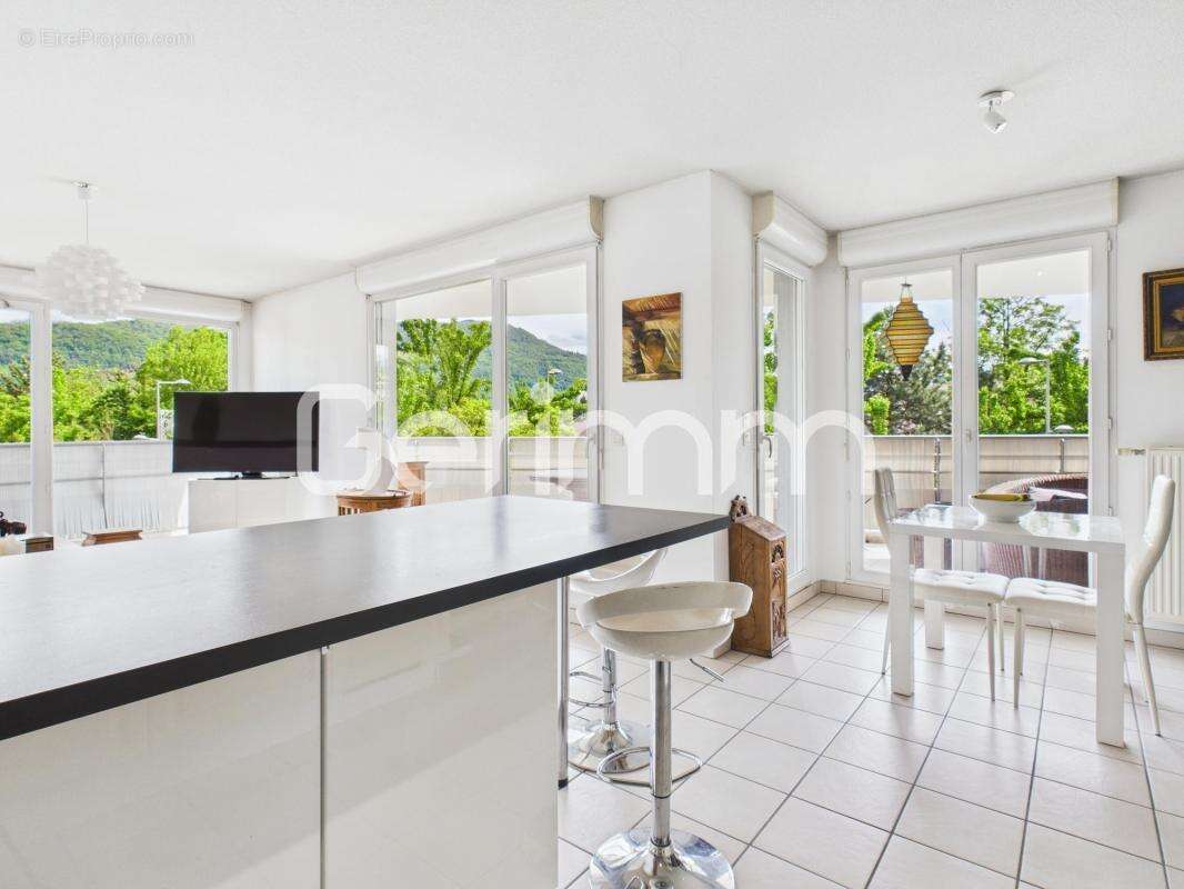 Appartement à SAINT-MARTIN-D'HERES