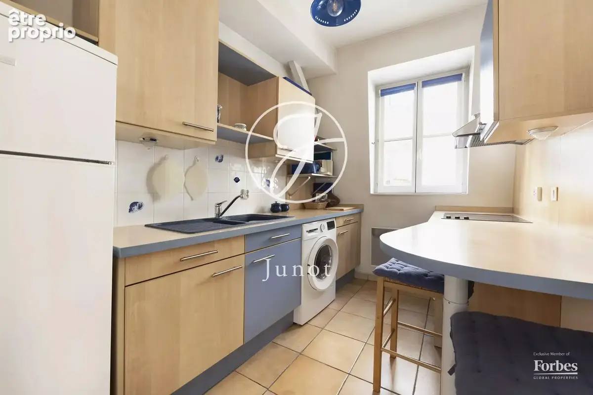 Paris 3 - RUE DE MONTMORENCY - Appartement - 3 pièces - 76,10m² Carrez - 2 chambres - Dernier étage - photo 5