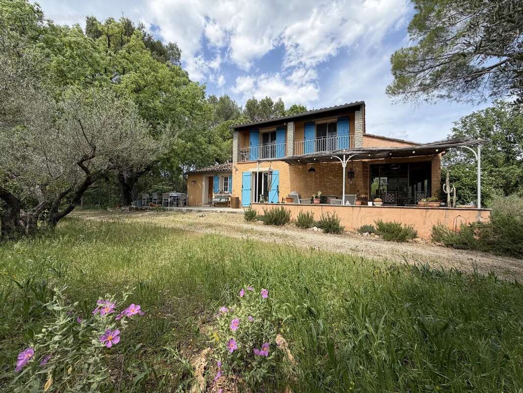 Maison à COTIGNAC