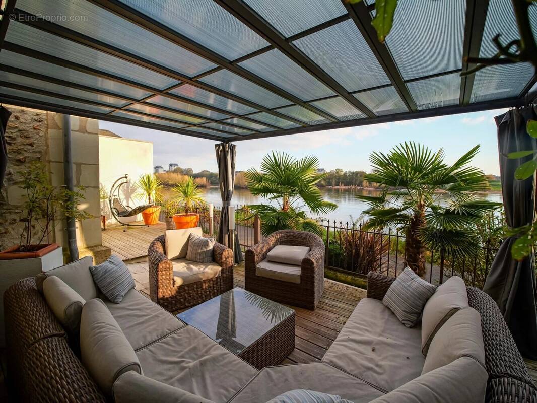 Maison à SAINT-CYR-SUR-LOIRE