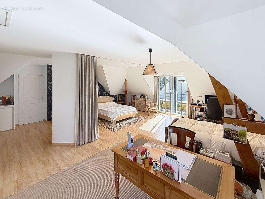 Maison à SURZUR