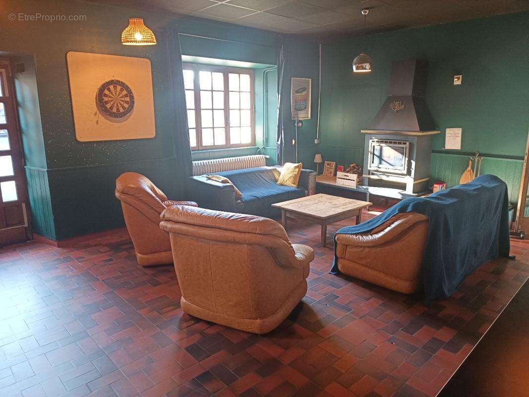 Maison à SALLES-CURAN