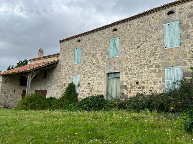 Maison à MONCRABEAU