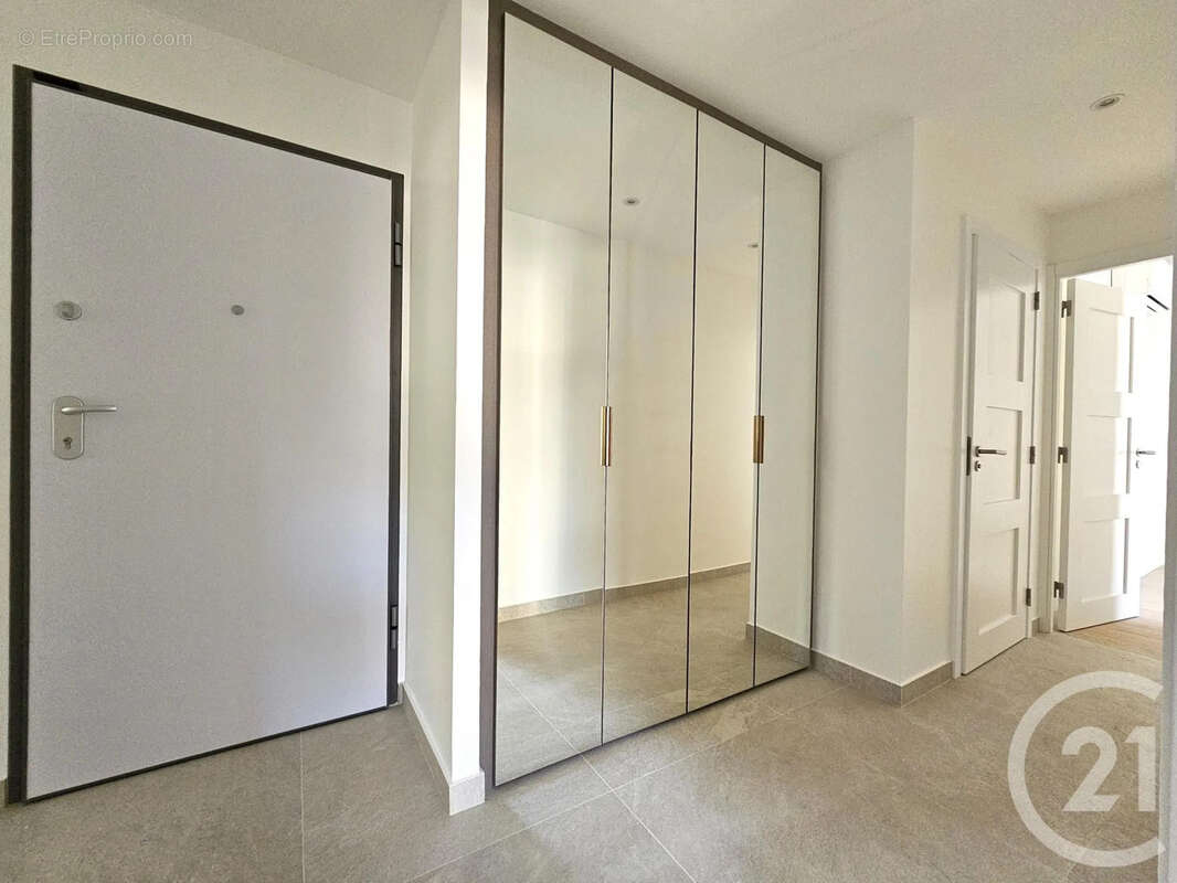 Appartement à SAINT-MAUR-DES-FOSSES
