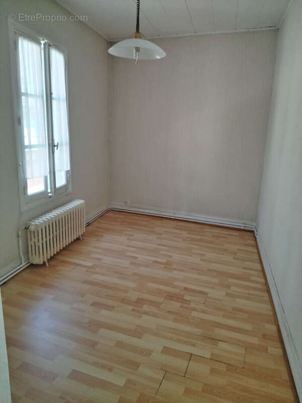 Appartement à COUTRAS