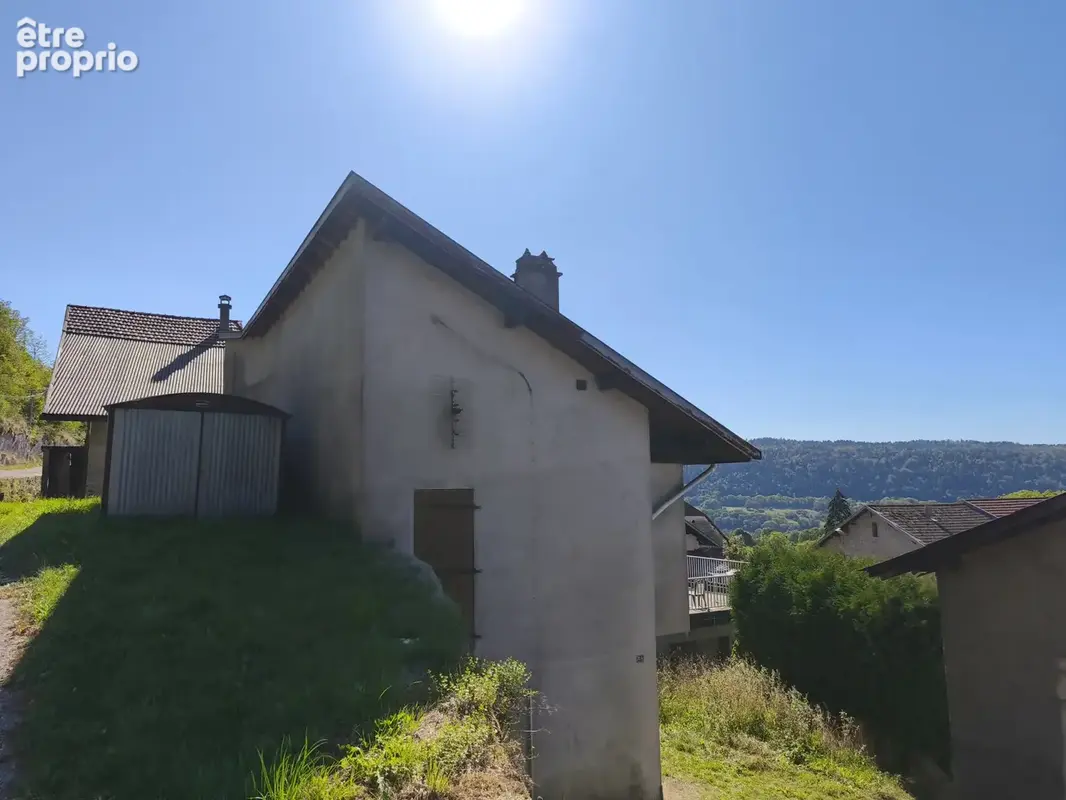 Maison à THEZILLIEU