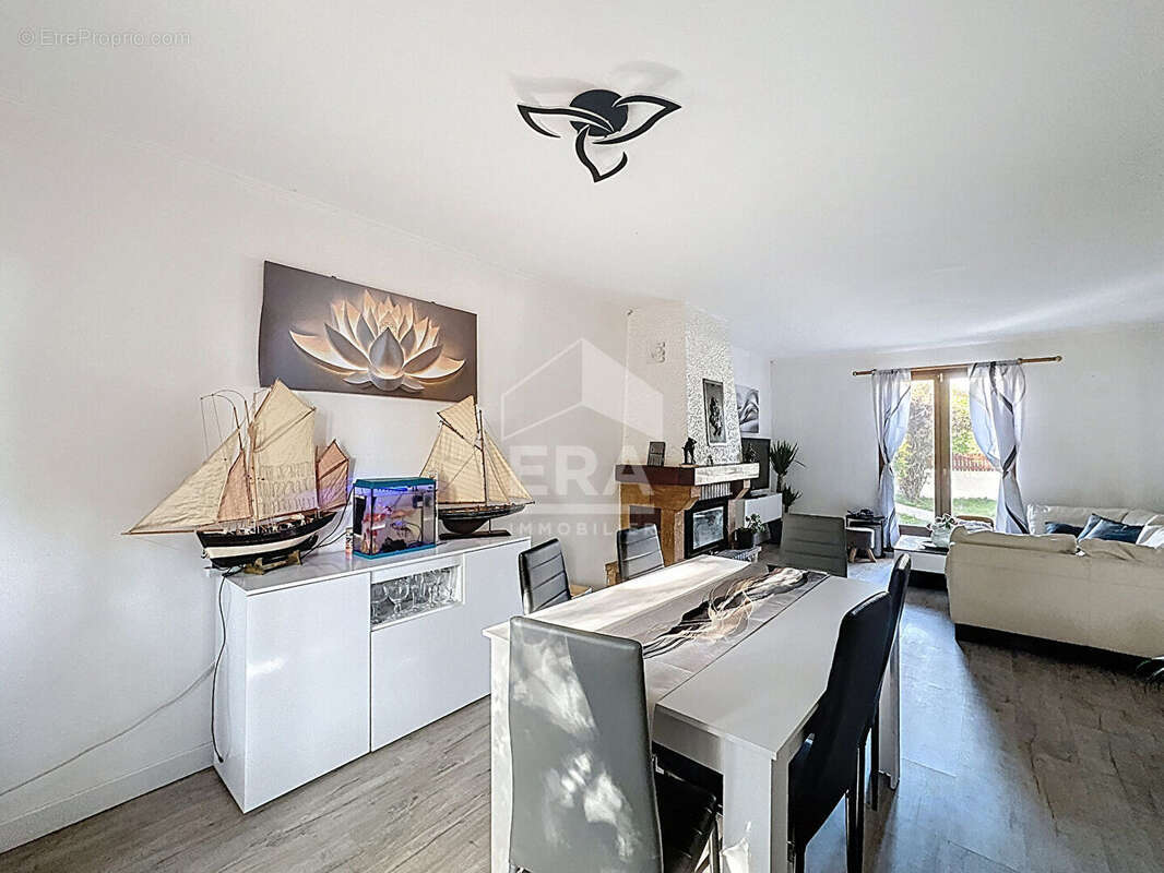 Maison à CHAUMONTEL