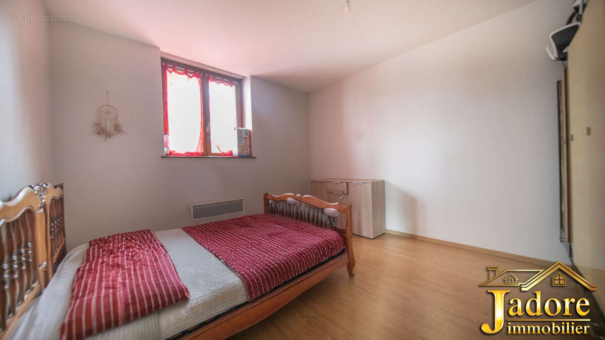 Appatrtement f4 1er etage - photo 8